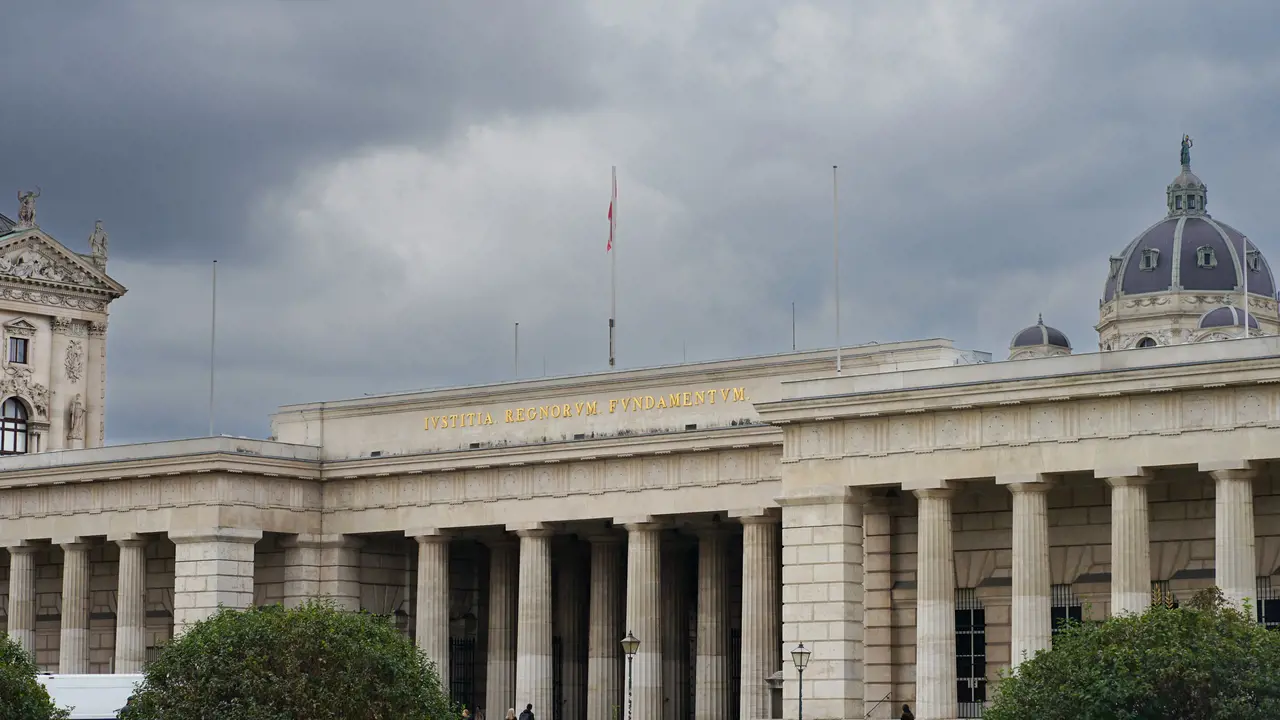 Hofburg Palace, Gardens, and Sisi Museum Skip-the-Line Guided Tour - Photo 4