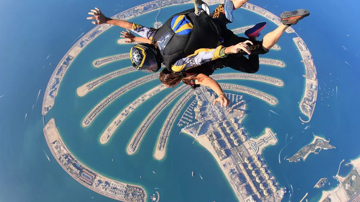 Sky Dive Dubai - Photo 4