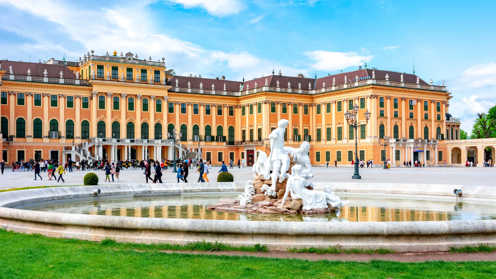 Schonbrunn Palace and Gardens - Photo 18