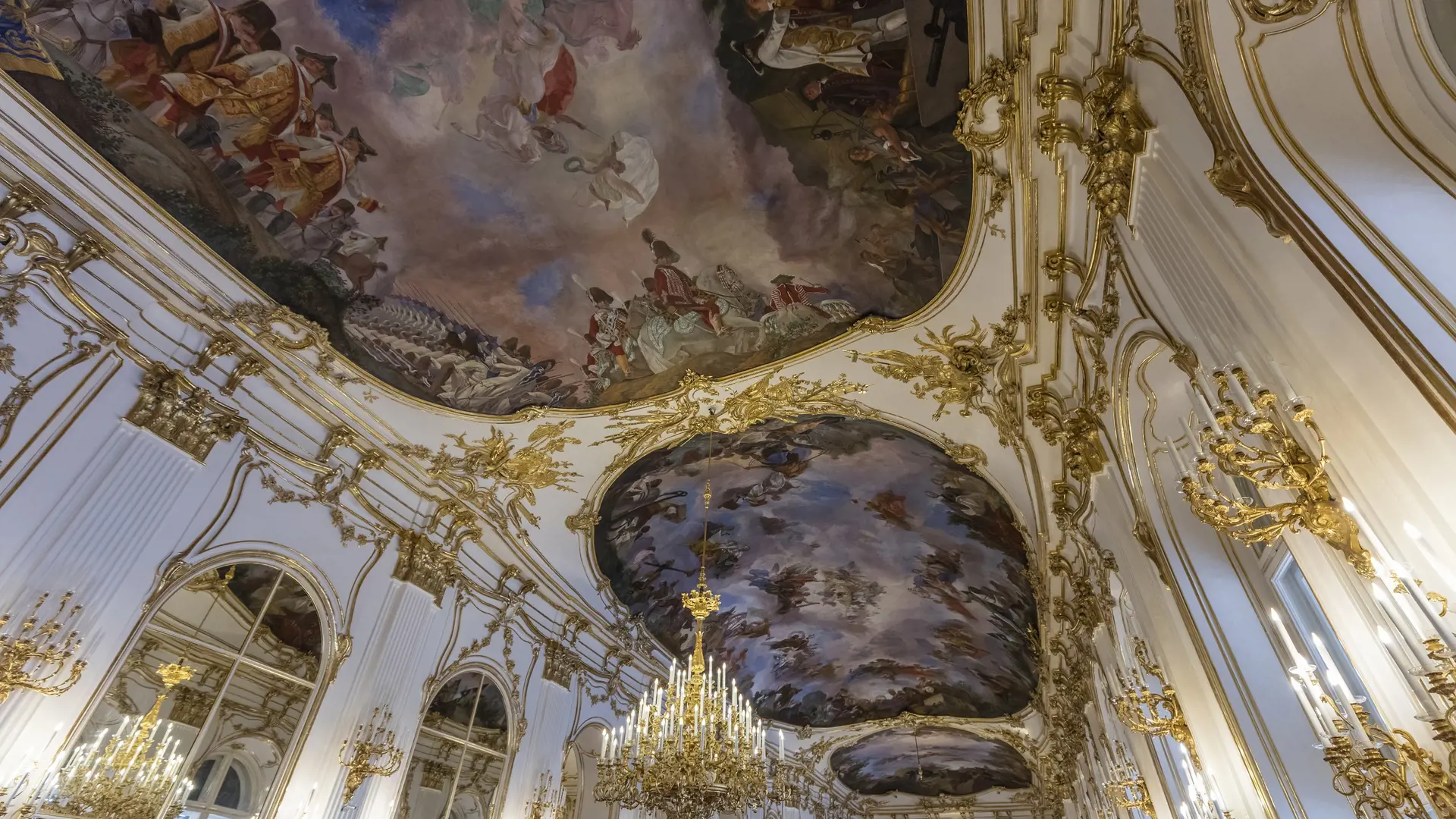 Schonbrunn Palace and Gardens - Photo 20