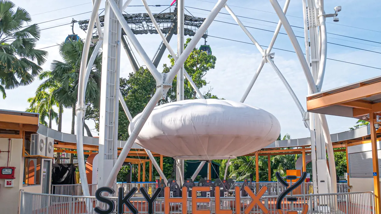 SkyHelix Sentosa Ticket - Singapore's Highest Open-Air Panoramic Ride - Photo 4
